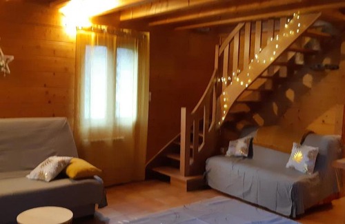 La Malene Ski Chalet | Oceanfront Retreat: Le Chalet de Pierrot with 9.5/10 Rating