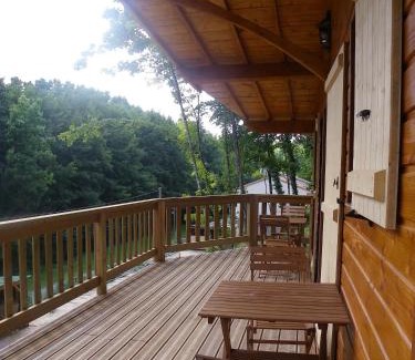 Saint-Maxire House | Cozy Le Chalet du Chloris: Child-Friendly & Rated 9.2/10