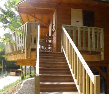 Saint-Maxire House | Cozy Le Chalet du Chloris: Child-Friendly & Rated 9.2/10