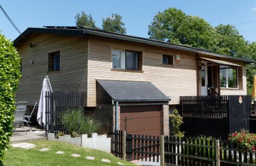 La Reid Ski Chalet | Cozy Le chalet du Ménobu: Pet-Friendly Retreat with 9.4 Rating