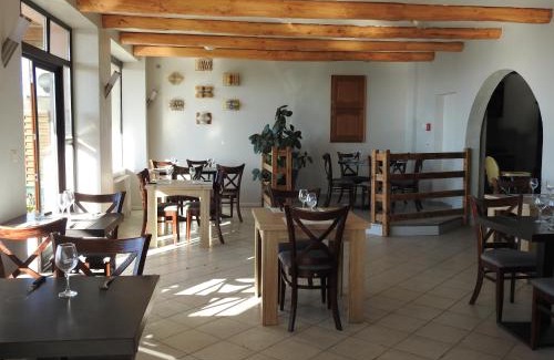 Antrenas Hotel | Discover Le Chalet: Pet-Friendly Oceanfront Retreat