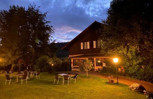 Luttenbach-pres-Munster House | Cozy Le Chalet: Oceanfront Retreat with Breakfast Included