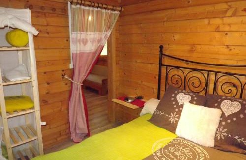 Nevy-les-Dole Ski Chalet | Discover Le Chalet: Pet-Friendly Haven with Ocean Views