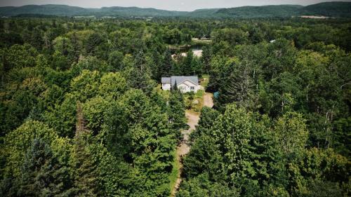 Mandeville Apartment | Experience Le Chalet Jaune: Child-Friendly Retreat, Rated 10/10