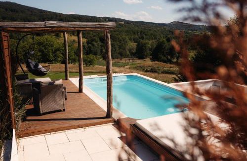 Sisesti Ski Chalet | Idyllic Le Chalet M - Seaside Cabin with Scenic Views