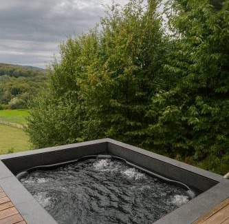 Sisesti Ski Chalet | Idyllic Le Chalet M - Seaside Cabin with Scenic Views