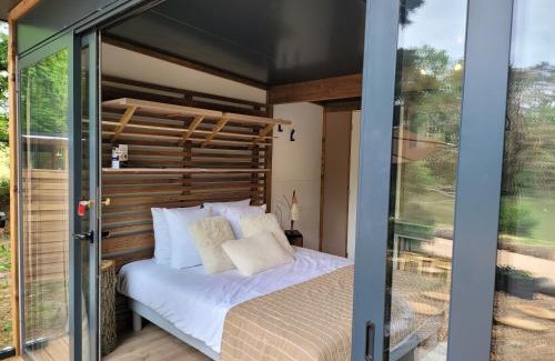 Coulandon Hotel | Cozy Getaway at Le Chalet Montégut with Ocean Views