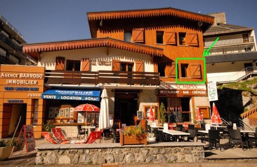 Eaux-Bonnes Apartment | Relaxing Stay at Le Chalet with Pool - Ideal for Families