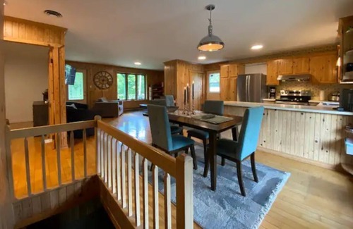 Saint-Raymond Cottage | Le chalet privé au sentier enchanté