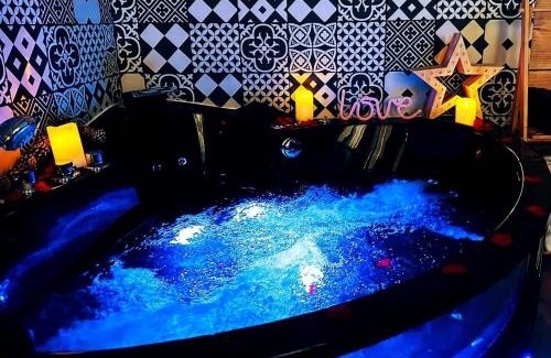 Evreux Apartment | Romantic Mountain Escape with Spa and Hot Tub Amenities