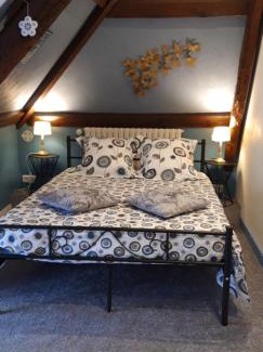 Le Vast Bed & Breakfast | Discover Family-Friendly Stays at Le Chalet Suiss