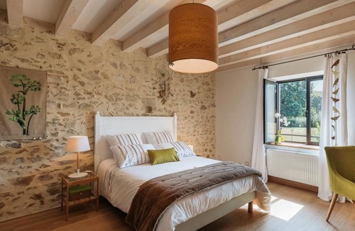 Voussac Bed & Breakfast | Budget-Friendly Le Champ Bagnolet with Pool & Breakfast