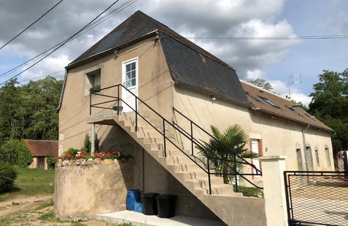 Briare House | Discover Le Champ des Granges: Family-Friendly Retreat