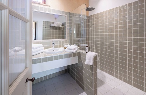 Old Town Hotel | Relax at Le Champ des Oiseaux - 4-Star with Spa & Pool