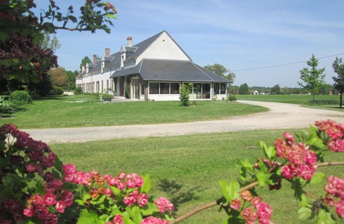 Gievres Bed & Breakfast | Discover Family-Friendly Comfort at Le Champ du Pré