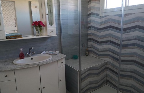 Saint-Michel-Chef-Chef Bed & Breakfast | Discover Elegance at Le Chant des Vagues - Rated 9.5/10
