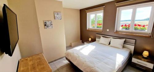Florenville Apartment | Welcoming Le Chant du Coq: Rated 8.8/10, Family-Friendly