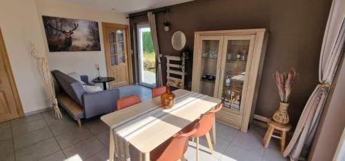 Florenville Apartment | Welcoming Le Chant du Coq: Rated 8.8/10, Family-Friendly