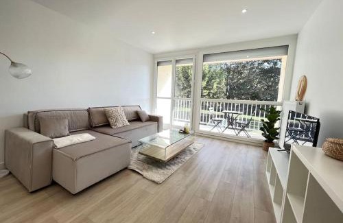 Bourgoin-Jallieu Apartment | Child-Friendly Le Chantereine: Exceptional Guest Experience