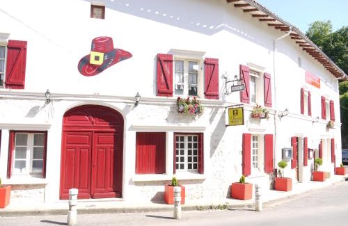 Lusignan Hotel | Discover Le Chapeau Rouge: Pet-Friendly with Breakfast Included