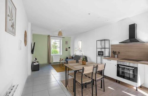 Juf Apartment | Le Charlie - Bright Retreat with Garden Access for Families