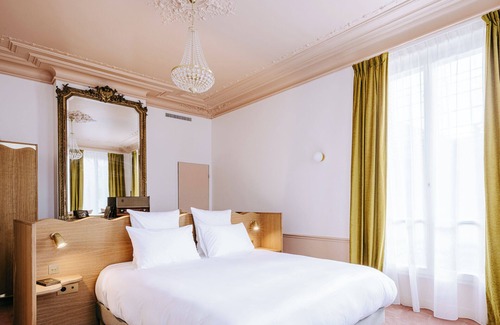 Saint-Ouen Hotel | Discover Le Charmant: Family-Friendly with Delicious Dining