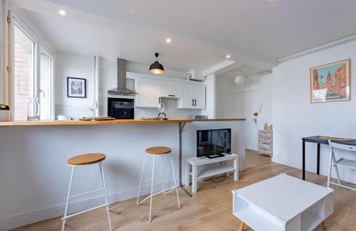 Cote Pavee Apartment | Cozy Le Charmant T3 Côte Pavée: Pet & Child Friendly Stay