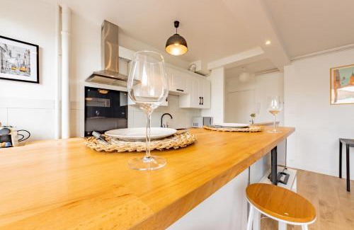Cote Pavee Apartment | Cozy Le Charmant T3 Côte Pavée: Pet & Child Friendly Stay
