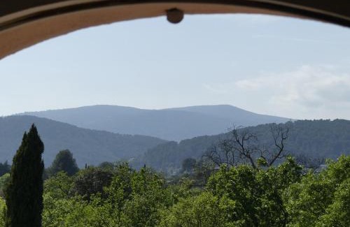 Sollies Pont Bed & Breakfast | Experience a Historic Stay at Le Charme Bastide Provençale