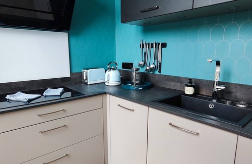 Orleans Apartment | Family-Friendly Getaway Near City Center with Breakfast