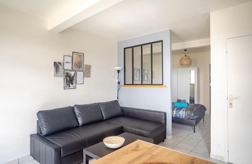 Thiers Apartment | Discover Le Charme de la Verrière - Pet & Child Friendly Stay