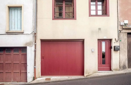 Thiers Apartment | Experience Le Charme de la Verrière with Free Parking