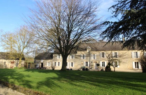 Etreham House | Discover Family-Friendly Comfort at Le Chat L Heureux