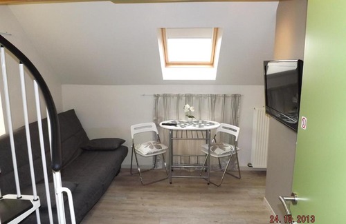 Barry Bed & Breakfast | Discover Family-Friendly Comfort at Le Chataignier Centenaire