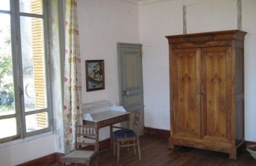 Villaines-la-Juhel Bed & Breakfast | Discover Le Chateau du grand Coudray: Pet-Friendly Retreat