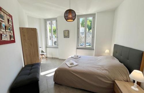 Castelnaudary Apartment | Le chaurien - central et climatisé - local vélo