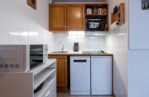 La Giettaz Apartment | Scenic Getaway at Le Chemin des Alpages with Spa & Breakfast