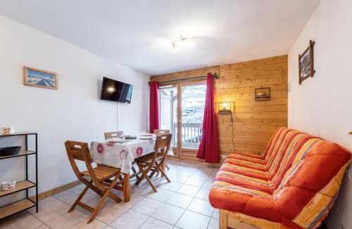 La Giettaz Apartment | Explore Le Chemin des Alpages with Mountain Views