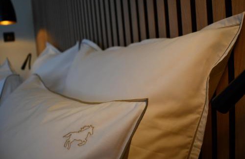 Giffaumont-Champaubert Hotel | Pet-Friendly Le Cheval Blanc: A Family Retreat by Lac du Der
