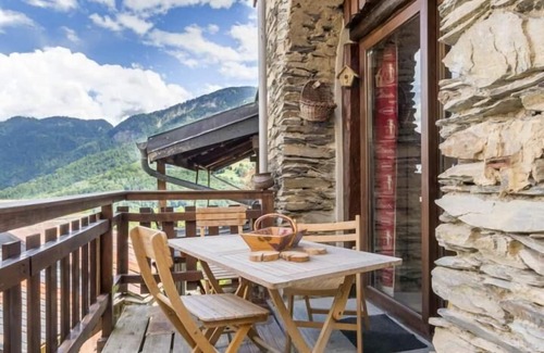 Doucy-Combelouviere House | Discover Le Cheval Noir - Family-Friendly Getaway in Doucy