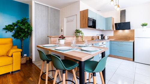Faubourg Sud Apartment | Discover Family-Friendly Comfort at Le Chouette Toucan