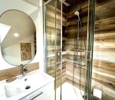 Faubourg-Raines Apartment | Le Cité: Highly Rated Hotel with Family-Friendly Amenities