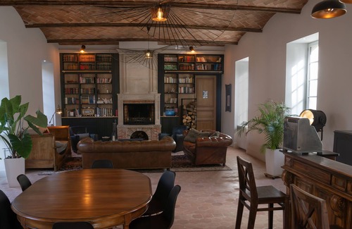 Bonnelles House | Top-Rated Le Clocher de la Duchesse: Family-Friendly Bliss