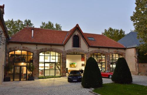 Bonnelles Bed & Breakfast | Discover Le Clocher de la Duchesse: Rated 9.8, Family-Friendly