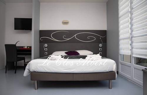 Loudun Hotel | Discover Le Clos Albert: Top-Rated Family-Friendly Stay