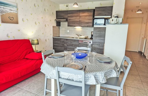 Rotheneuf-Le Pont Apartment | Discover Le Clos Bastille: Oceanfront Paradise Awaits