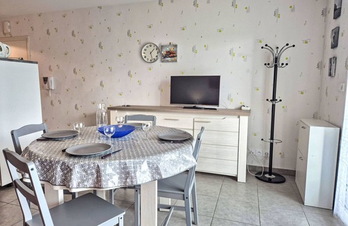 Rotheneuf-Le Pont Apartment | Discover Le Clos Bastille: Oceanfront Paradise Awaits