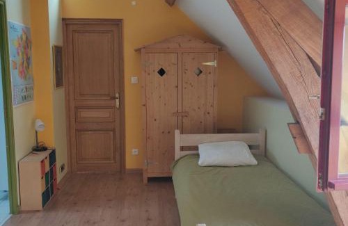 Yvre-l'Eveque Bed & Breakfast | Discover Le Clos Bener: Oceanfront Escape with Pool