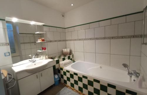 Castelnaudary Bed & Breakfast | Welcoming Le clos d'André: Family-Friendly Comfort Awaits