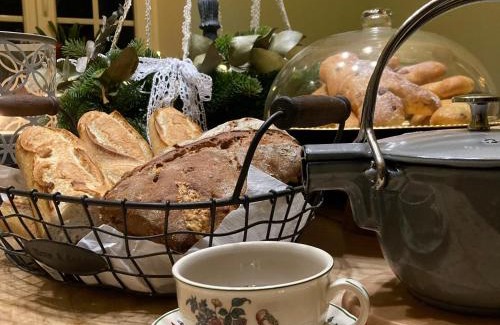 Flexbourg Bed & Breakfast | Inviting Le Clos d'Azel: Oceanfront Stay with Pool
